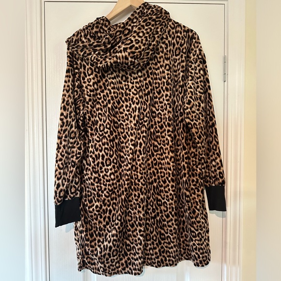Betsey Johnson fleecy hooded nightgown - Picture 9 of 10